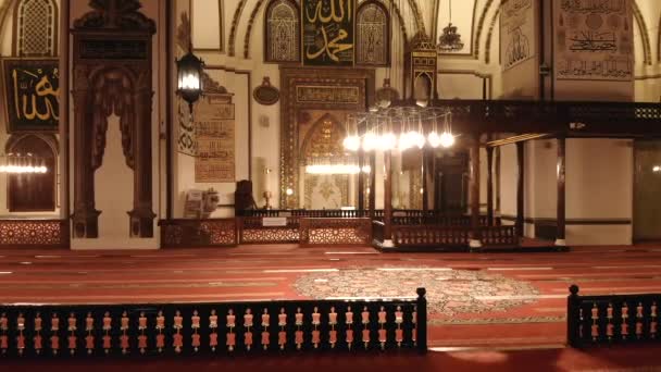 Interior Grande Mesquita Histórica Gigante Minarete Masjid Deus Místico Religião — Vídeo de Stock