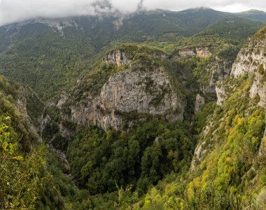 İspanya, Huesca 'daki Revilla bakış açısından Escuain geçidi.