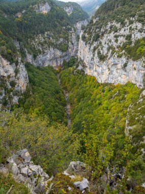 İspanya, Huesca 'daki Revilla bakış açısından Escuain geçidi.