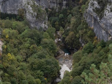 İspanya, Huesca 'daki Revilla bakış açısından Escuain geçidi.