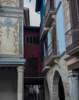 Meydanın ön cephesi belediye başkanı de graus, huesca, aragon, ev dekorasyonu için spagetti çizimleri.