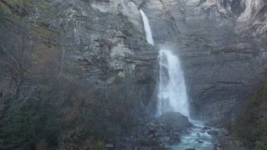  Sorrosal şelale Broto, Pyrenees, Huesca Eyaleti, Aragon, İspanya.