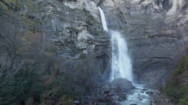  Sorrosal şelale Broto, Pyrenees, Huesca Eyaleti, Aragon, İspanya.