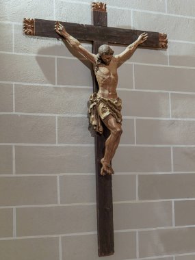 BOLEA HUESCA ARAGON İSPANI. Gotik kolej kilisesi. İspanya 'nın Aragon eyaletindeki Bolea kasabasındaki Santa Mara Belediye Başkanı Kolej Kilisesi. Bolea kirazları