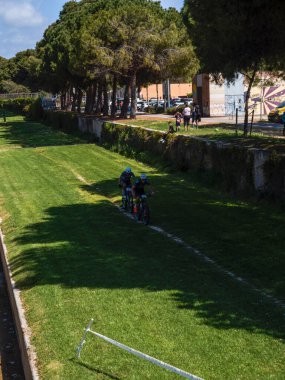 Cambrils Katalonya İspanya 04 / 21 / 2024 ikinci Marathoncup BTT Cambrils 'de. Nüfus için dağ bisikleti yarışı. Dağ bisikleti. Cambrils tatil şehri