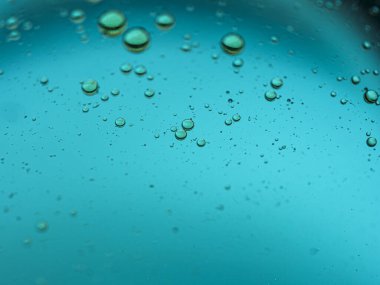 Mavi arkaplanda su damlası