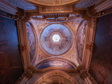 Barbastro Katedrali. SOMONTANO Katedrali 'nin Röportajcısı