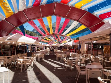 Güney Pireneler 'deki Sallent de Gallego' daki dünya pazarı. Güney Pireneler Festivali