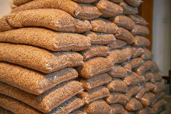 Туалет Вуд Пеллетс. Для отопления домашних хозяйств используются деревянные цилиндрические гранулы диаметром 6 мм. Эко-возобновляемое биотопливо.