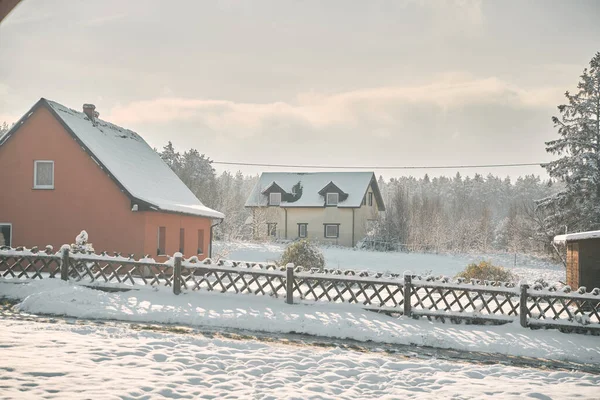 Acogedora Casa Exterior Invierno Casa Madera Área Natural Cubierta Nieve — Foto de Stock