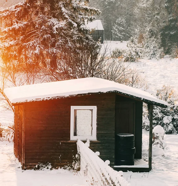 Acogedora Casa Madera Cubierta Nieve — Foto de Stock