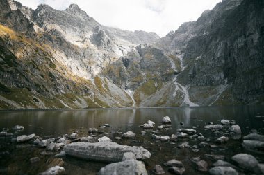 Nefes kesici dağ manzarası manzarası. Polonya Tatra Dağlarının güzel doğası