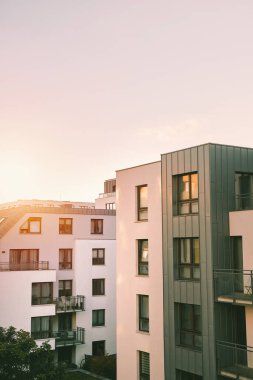 Ab Modern Avrupa apartman kompleksi. Ve dış mekan tesisleri.