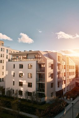 Ab Modern Avrupa apartman kompleksi. Ve dış mekan tesisleri.
