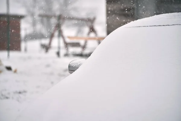 Snow Covered Car Winter Storm — Foto de Stock