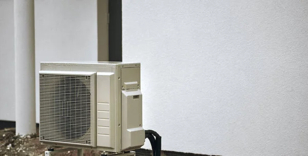 Modern House Efficient Heat Pump Reduce Living Cost Concept Heat — Stock Photo, Image