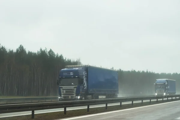 2023 Polen Europa Vrachtwagen Met Container Snelweg Vrachtvervoer Concept Een — Stockfoto
