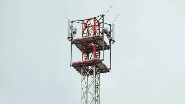 Makrobasstationen Telekommunikationstornet Lte Advanced Och Cellulära Radionät Telekommunikationsutrustning Med Radiomoduler — Stockfoto