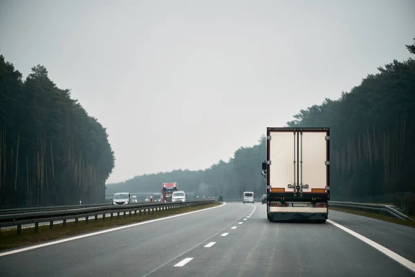 Caminhão Com Contentor Estrada Conceito Transporte Carga Grande Caminhão Move — Fotografia de Stock