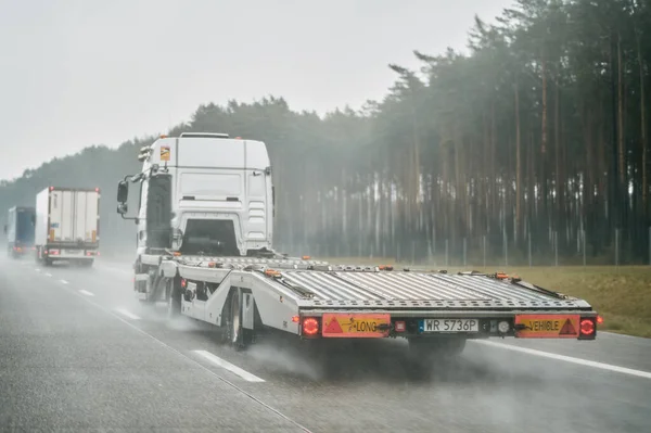 2023 Polónia Europa Camião Recuperação Para Transporte Auto Estrada Camião — Fotografia de Stock