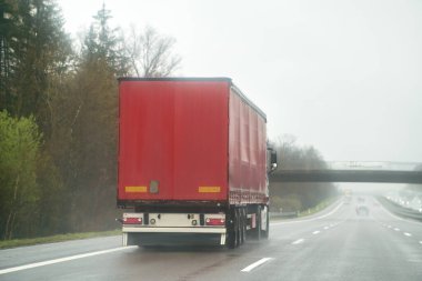 Avrupa Lojistiği. Otobanlarda Yolculuk, Modern Kamyonlar Yolları Fethetti ve Malları Teslim Etti