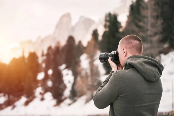 Fotograf Alpách Muž Fotograf Krásných Horách Alp — Stock fotografie