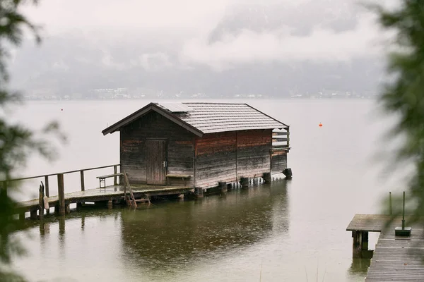 Holzhaus See Den Österreichischen Alpen Haus Ufer Eines Bergsees Almhaus — Stockfoto