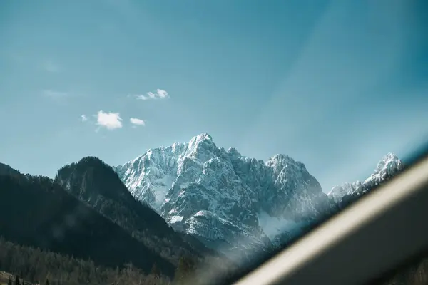 Arabadan Alp Manzarası Uzun Zamandır Beklenen Alplere Dolomitlere Seyahat Kavramı — Stok fotoğraf