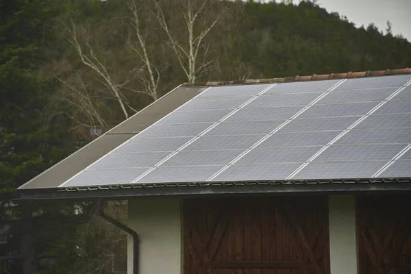 Painéis Fotovoltaicos Telhado Conceito Futuro Sustentável — Fotografia de Stock