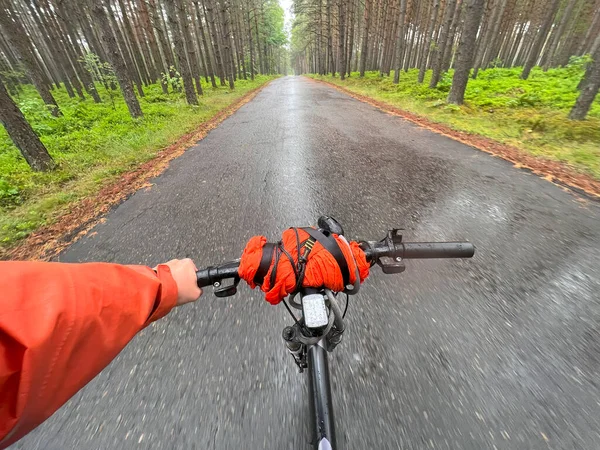 Viagem Bicicleta Para Floresta Viagem Turnê Bicicleta Explorando Natureza Selvagem — Fotografia de Stock