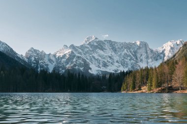 Majestic Dolomites 'teki Moraine Gölü, Alpler - Avrupa' daki Idyllic Alp Manzarası