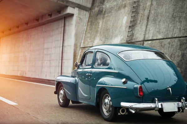 Vintage Belleza Europea Movimiento Azul Oldtimer Coupe Exceso Velocidad Través — Foto de Stock