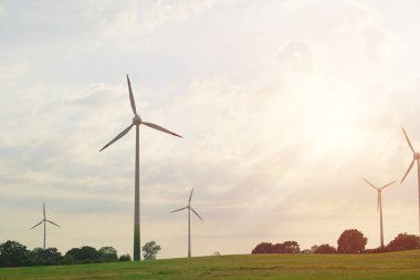 Avrupa Rüzgâr Çiftliğinde Rüzgar Türbinleri. Avrupa 'da yenilenebilir enerji