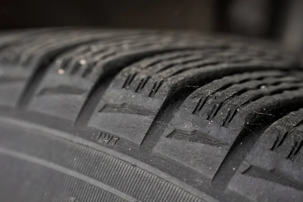 Abgenutzte Reifen Risse Schwarzen Gummireifen Gealterte Reifen Aus Nächster Nähe — Stockfoto