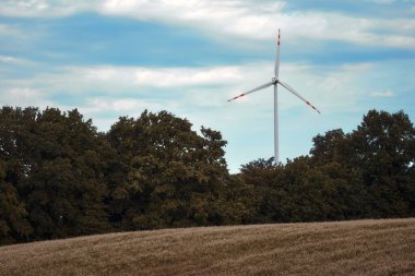 Avrupa Rüzgâr Çiftliğinde Rüzgar Türbinleri. Avrupa 'da yenilenebilir enerji