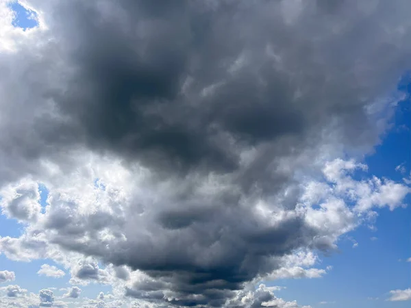 องฟ สวยงามท เมฆ เมฆเซอร สในพ นหล องฟ นหล งธรรมชาต — ภาพถ่ายสต็อก