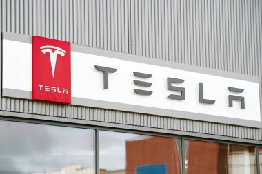 Avrupa, Norveç 09.22.2023 Tesla Servis Merkezi. Tesla tasarım ve imalat yapıyor. Norveç 'te EV, Trondheim