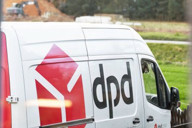 24.11.2023 Polonya, Avrupa. DPD Teslimat: Paket Teslimat Servisi 'nde Küresel Lider. DPD Teslimatı Polonya ve Avrupa 'da İşliyor