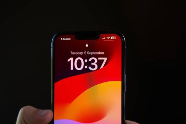 Polonya, Avrupa... 13 Eylül 2023: iPhone Maksimum Maksimum Profesyonel Model
