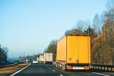 Yarı kamyon taşımacılığı ile kalite ve müşteri memnuniyeti
