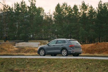Sportif ve zarif bir SUV. Gelecek için off-road kapasiteli bir araç.