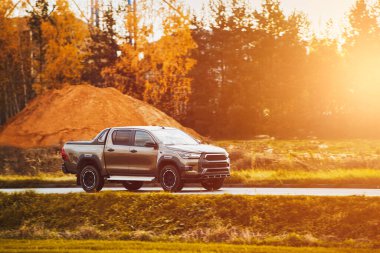 Off-Road Maceralarınız ve Seyahatleriniz için Modern ve Kamyon