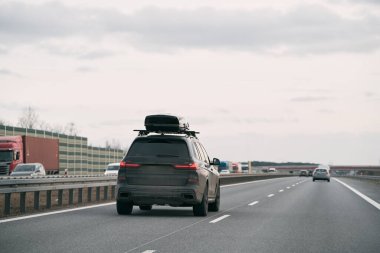 Aile SUV Çatı Eşyasıyla Maceraya Hazır