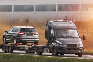 Acil Çekme Servisi Otoyol Arabasını Kurtardı
