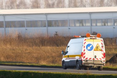 Yol kenarı Destek Operasyonu Uyarı İşaretleriyle Başladı