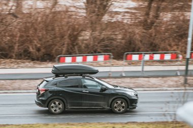 Aile cipi, geniş bir çatı kutusuyla geliştirilmiş. Yeni Ufuklar Keşfediliyor.