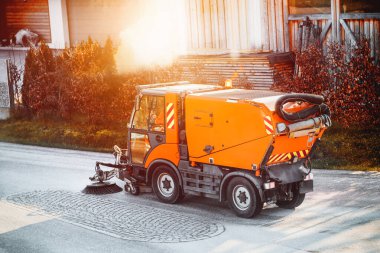 Şehir Temizliği Mekanik Süpürge Tarafından Bakım