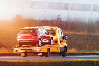 Flatbed Truck Taşımacılık Araca Güvenli Zarar Verdi