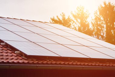 Alp Evi çatısında Güneş enerjisiyle parlıyor