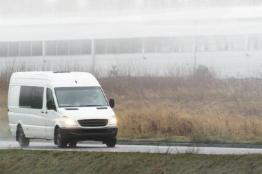 Yoldaki Ticari Filo, Çevrimiçi Emirleri Tamamlıyor